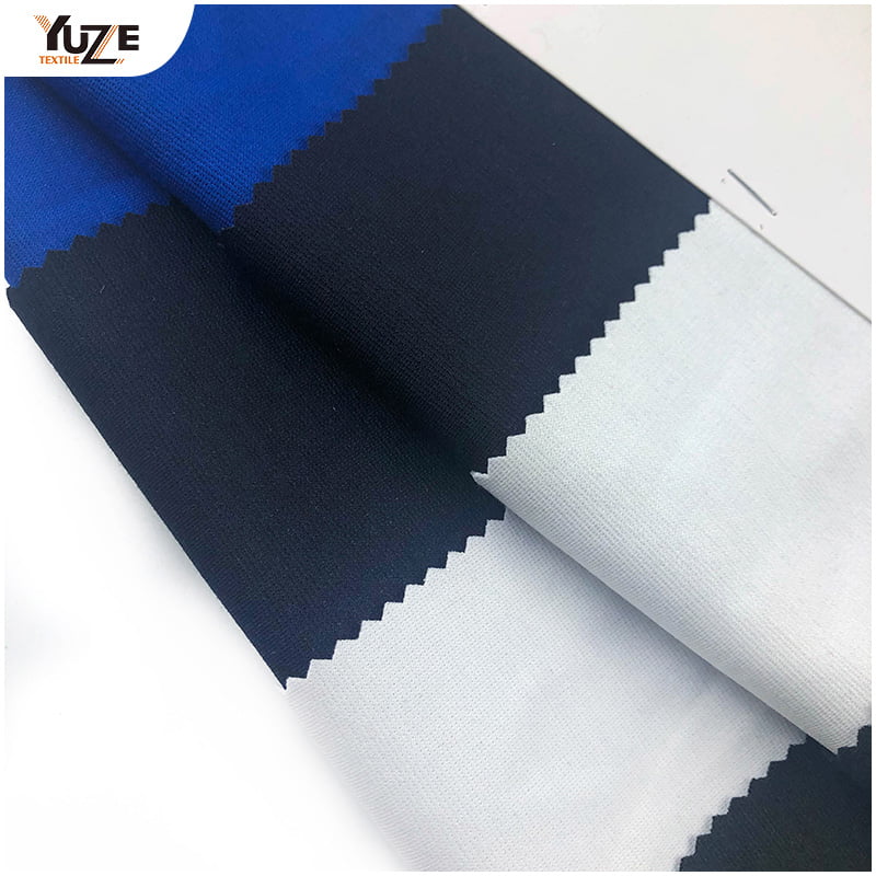 Paano nakakaapekto ang dobleng mukha na istraktura ng Ponti Roma na tela sa kanilang pagganap?